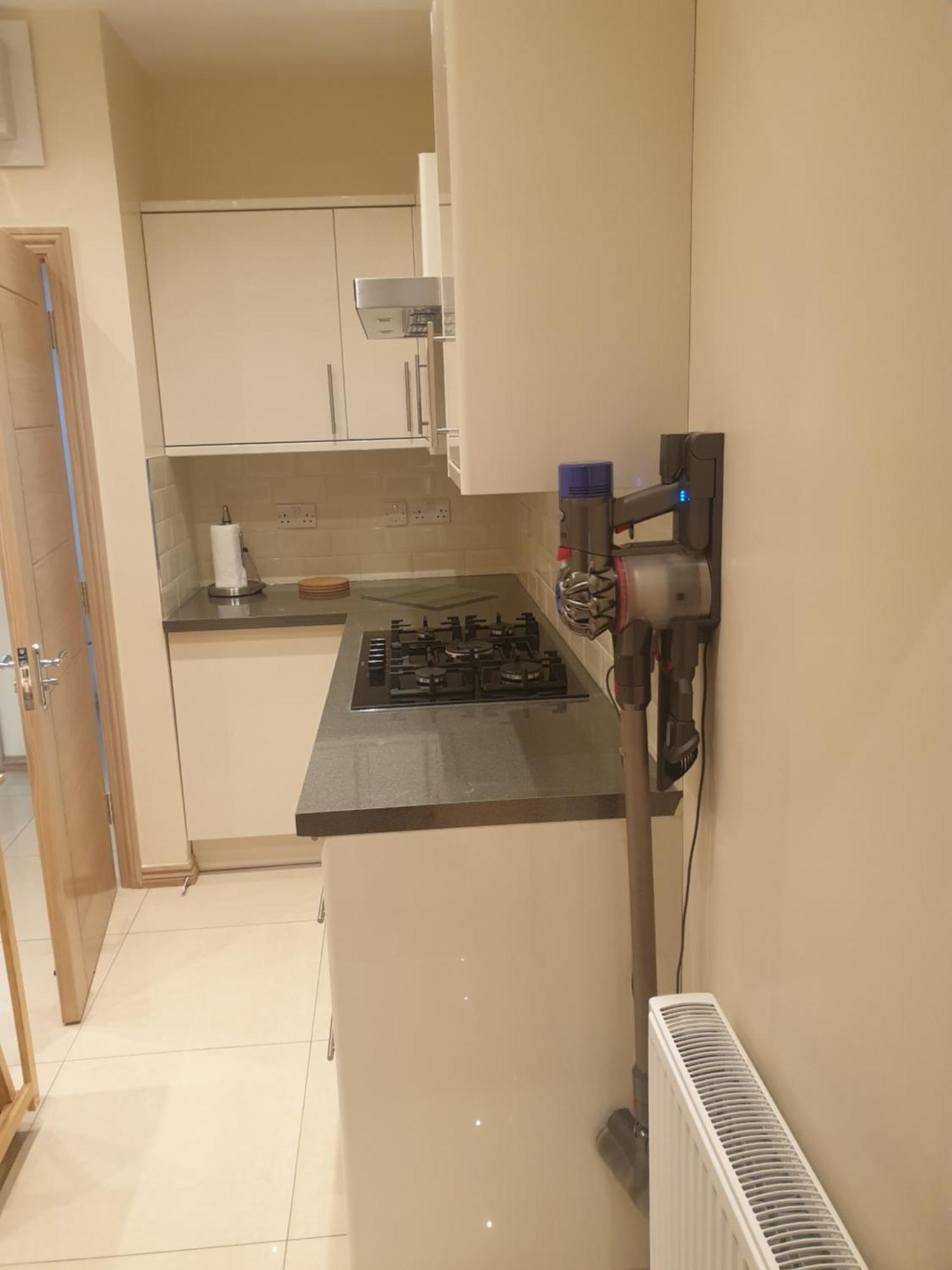 London Luxury Apartments 3 Bedroom Sleeps 8 With 3 Bathrooms 4 Mins Walk To Tube Free Parking Ilford Zewnętrze zdjęcie